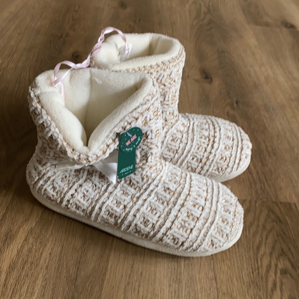 Slipper Booties new size 5/6